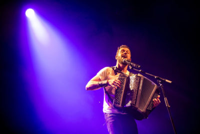 Claudio Capeo en concert à l'Espace Léo Ferré à Monaco.