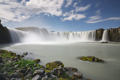 Godafoss en pose longue en Islande.