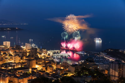 Feux d'artifices au-dessus de Monaco.