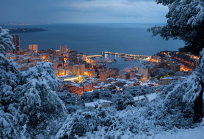 Monaco sous la neige et à l'heure bleue.