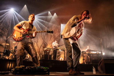 Naâman en concert pendant la fête de la musique à Monaco.