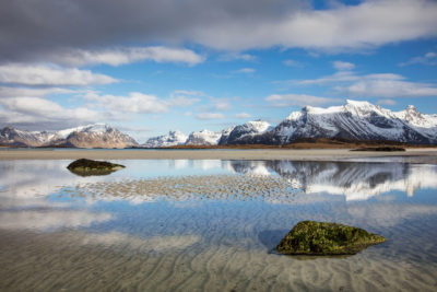 La plage de Fredvang à marée basse.