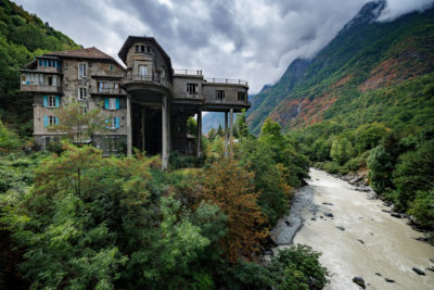 Le Pavillon Keller dans la vallée de la Romanche.