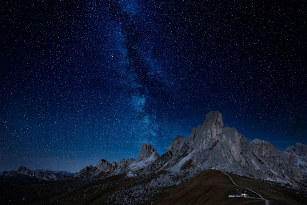 La voie lactée sur le ra gusela au passo di giau.