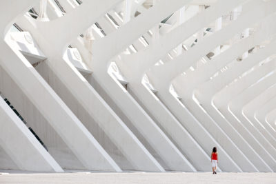 Personnage à la Cité des Arts et des Sciences de Valence.